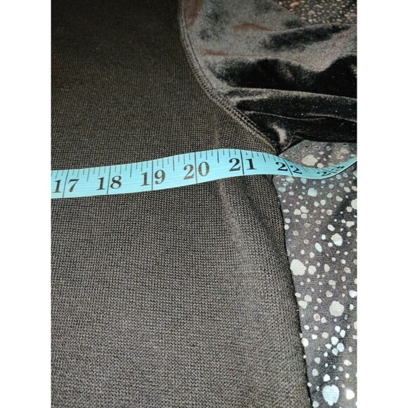 Coldwater Creek Womens Velvet‎ Floral Top Long Sleeve Black/Gray Size Medium - Picture 9 of 11